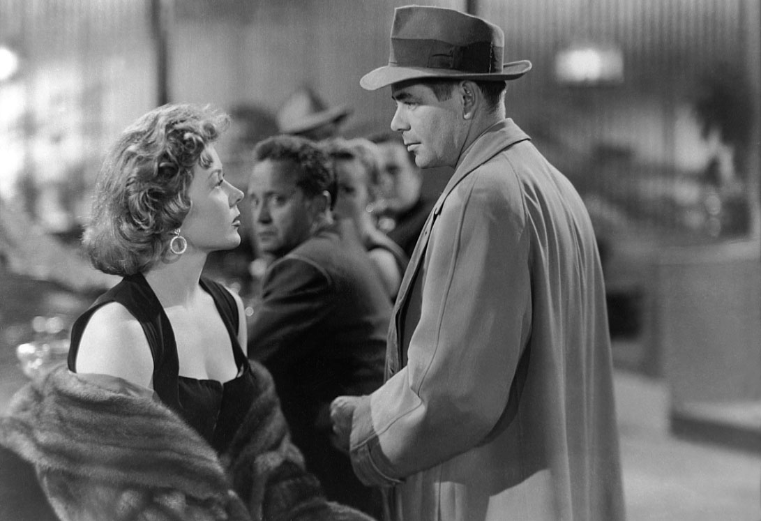 «Большая жара» (1953)   Удивительно мало киномаров имеют дело с местью как сюжетом, и хотя « Большая жара » 1953 года имеет более прямолинейный рассказ, чем некоторые криминальные картины того периода (во многих отношениях это предшественник современного боевика), стилистически Фриц Фильм Лэнга очень похож на классический фильм нуар