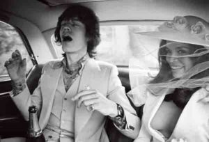 В то время Леннон все еще был женат на своей первой жене Синтии